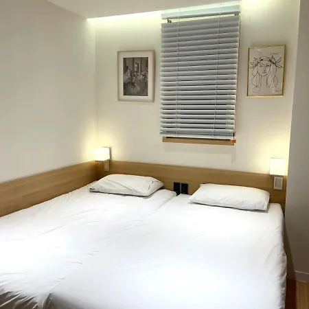 Artravel Myeongdong Hostel โซล ภายนอก รูปภาพ
