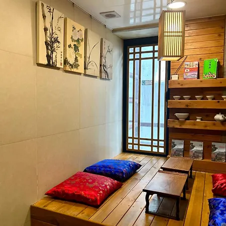 Artravel Myeongdong Hostel โซล ภายนอก รูปภาพ